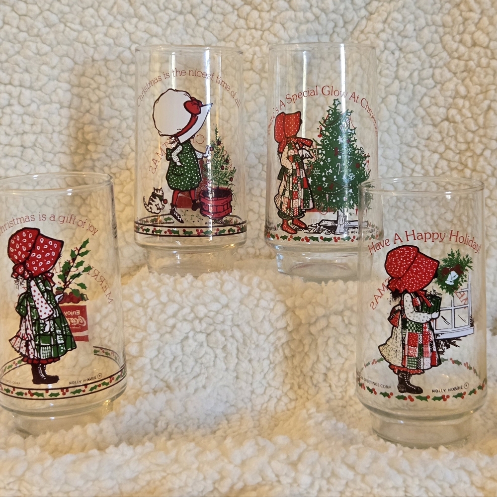 Vintage Holly Hobbie, Coke, glasses. 4 different scenes